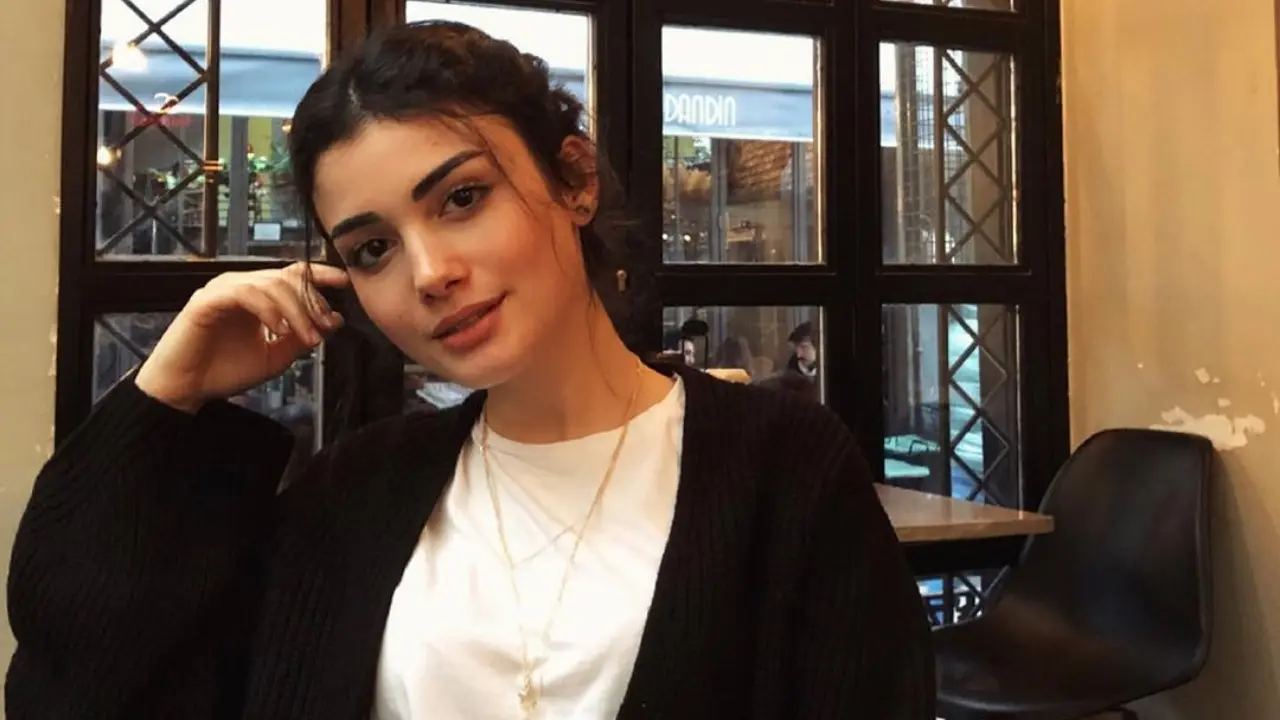 Özge Yağız Kimdir? Kaç Yaşında, Aslen Nereli ve Tüm Kariyeri 3