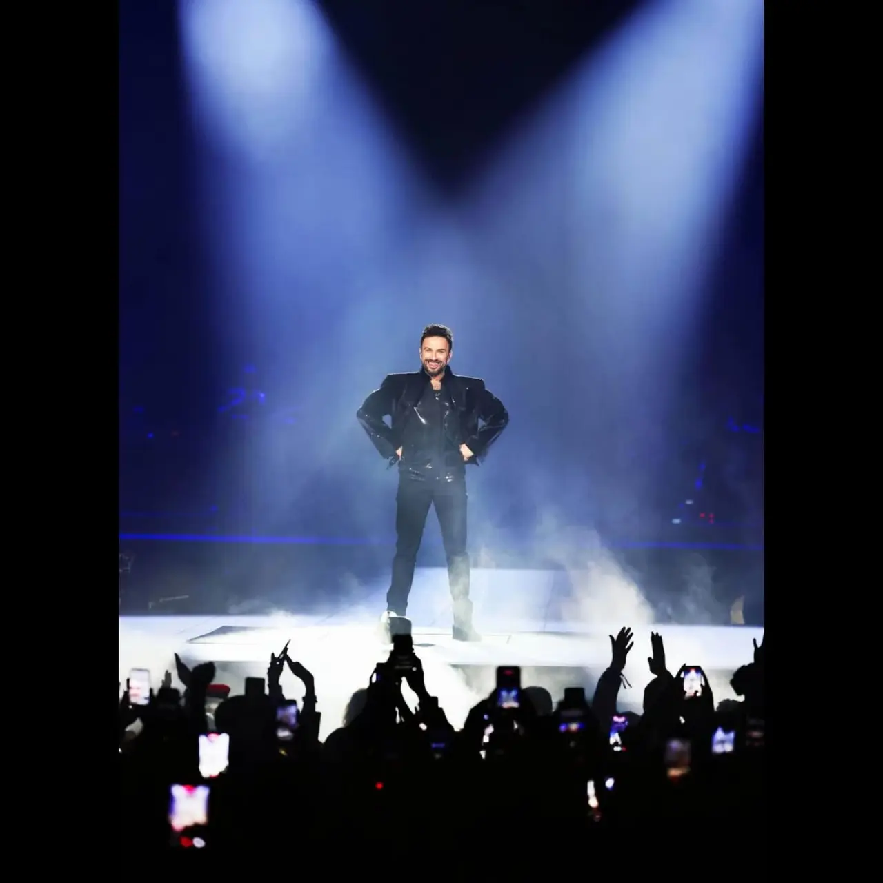 Tarkan Tevetoğlu kimdir, kaç yaşında, nereli, boyu kaç cm, eşi kim, hangi albümleri çıkardı? İşte Megastar Tarkan’ın hayatı ve kariyeri…